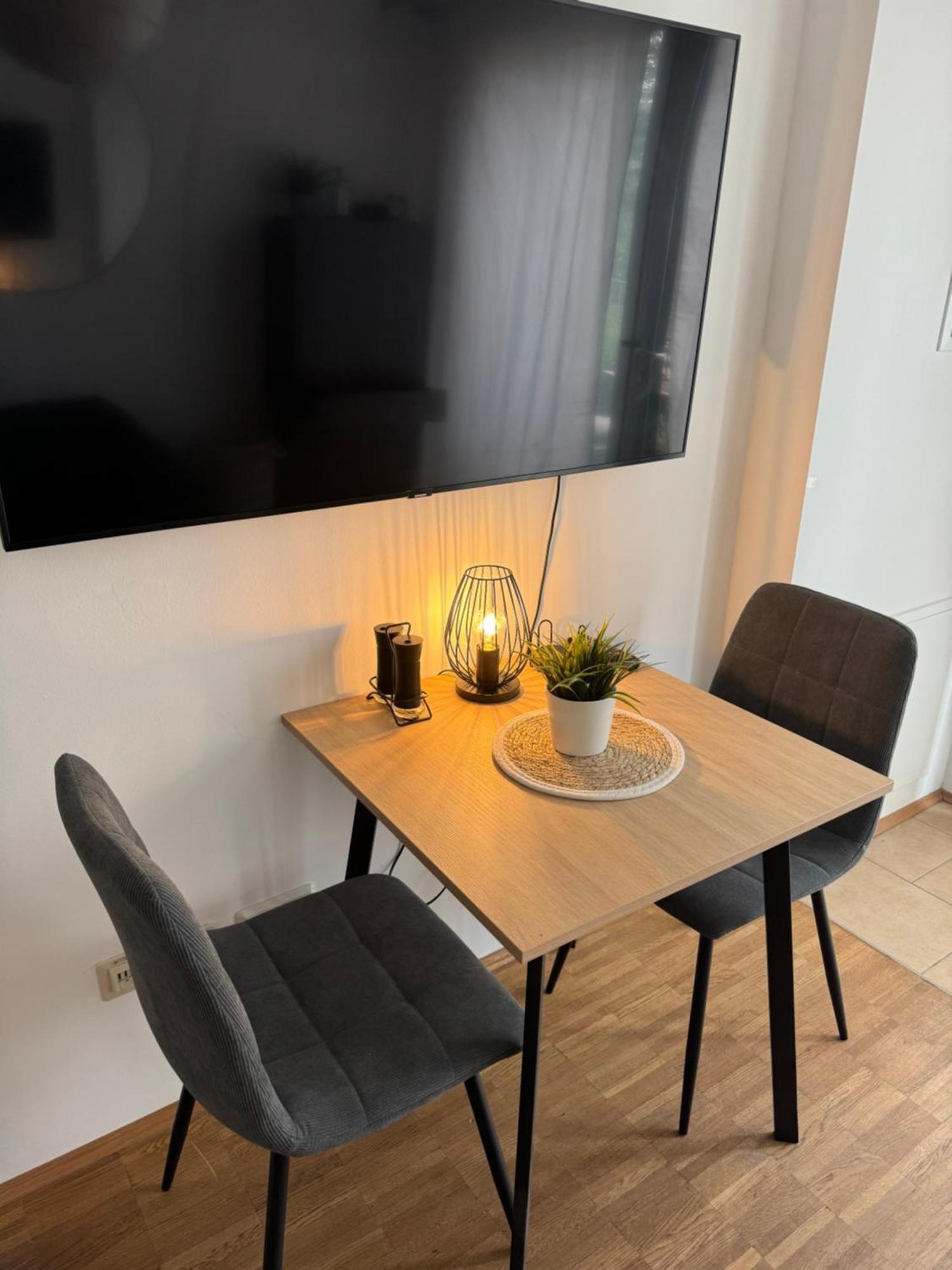 Moderne Ferienwohnung Mit Terrasse Вюрцбург Екстериор снимка